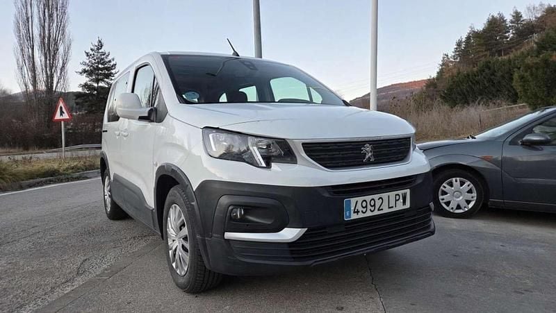 Usado Peugeot Rifter Active 99 CV (72 kW) 2021 Blanco Monovolumen