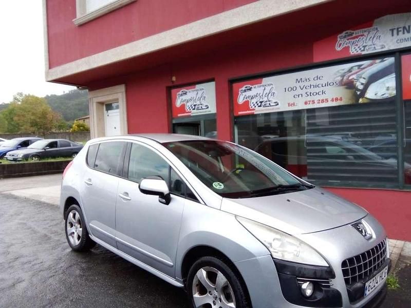 Plateado Usado 2012 Peugeot 3008 Premium Monovolumen | 5500 € (Precio justo) - Imagen 1/4
