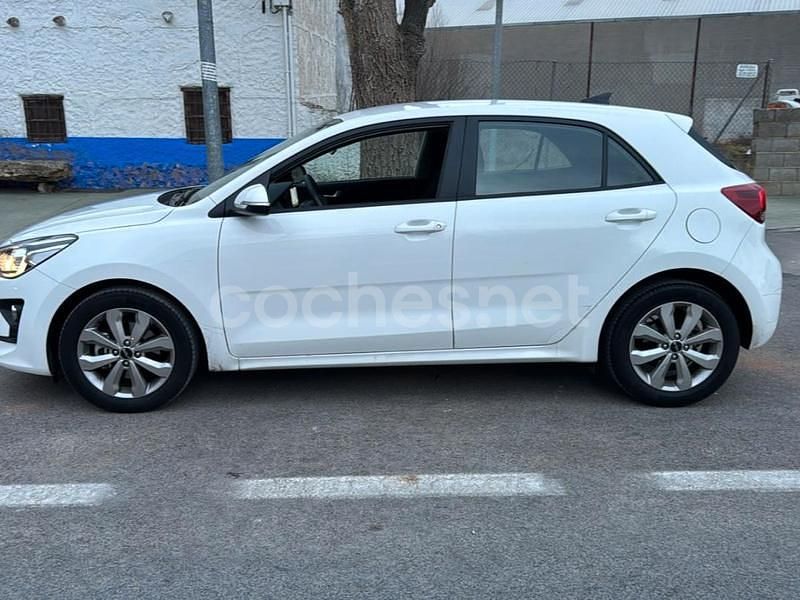 Usado Kia Rio 100 CV (73 kW) 2021 Blanco Berlina