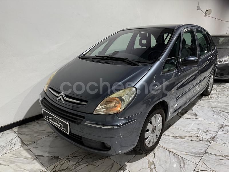 Gris / plata Usado 2009 Citroën Xsara Picasso Exclusive Monovolumen | 4490 € (Precio justo) - Imagen 1/4
