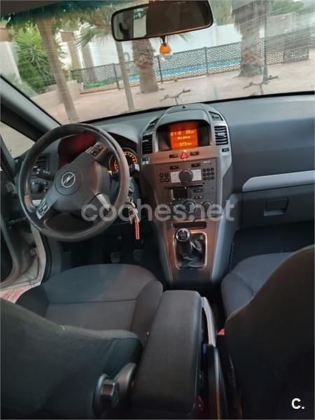 Usado Opel Zafira Enjoy 120 CV (88 kW) 2007 Beige Monovolumen