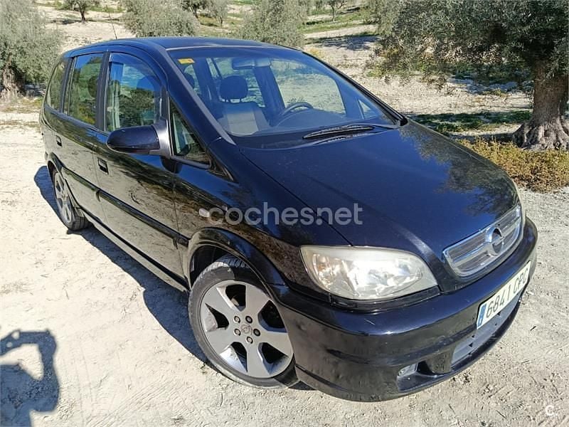 Usado Opel Zafira Design Edition 125 CV (91 kW) 2003 Negro Monovolumen