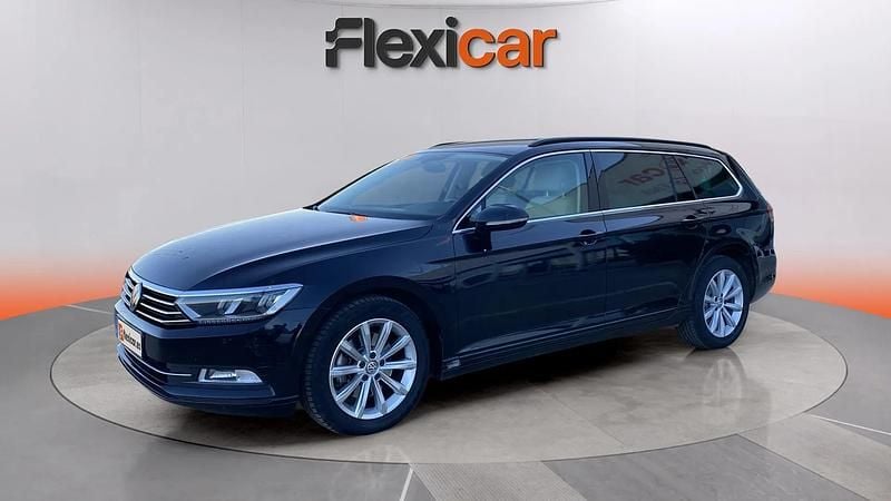 Usado VW Passat Advance 150 CV (110 kW) 2017 Negro Familiar