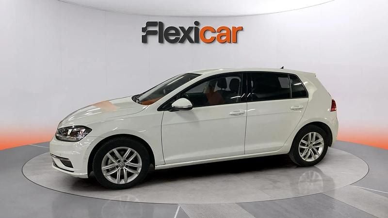 Usado VW Golf VII Advance 125 CV (91 kW) 2017 Blanco Berlina