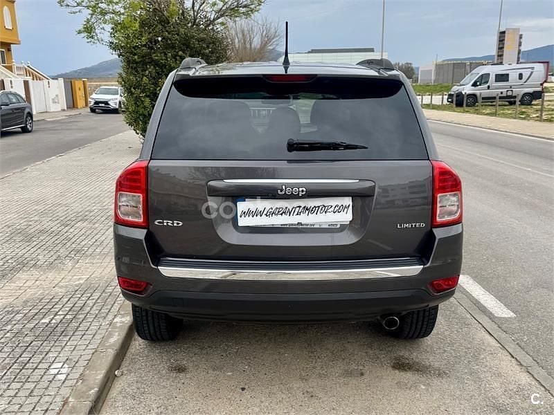 Usado Jeep Compass Limited 163 CV (119 kW) 2014 Gris / plata SUV