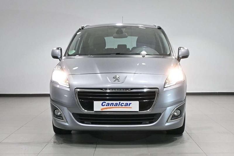 Usado Peugeot 5008 Style 120 CV (88 kW) 2016 Gris Monovolumen