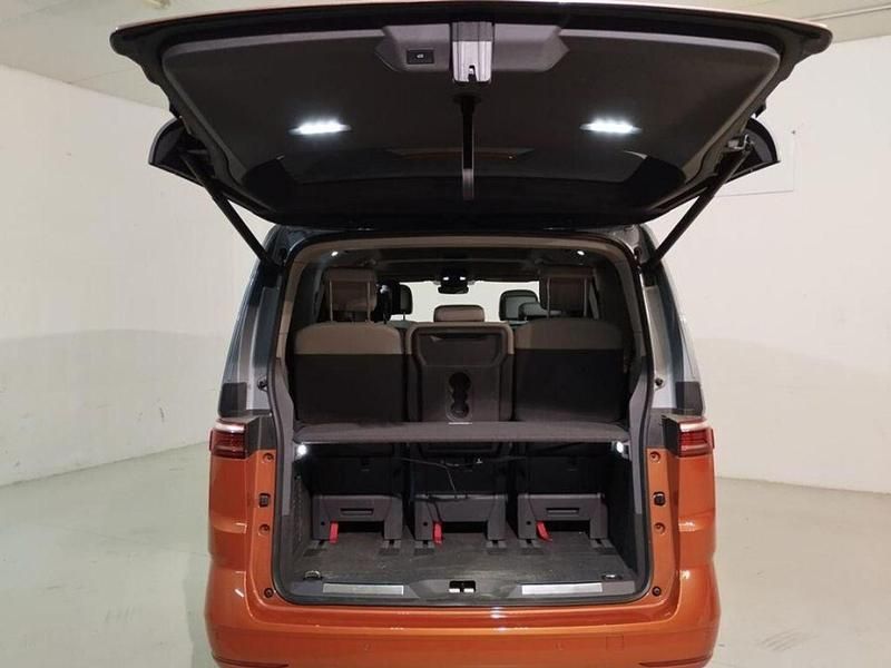 Usado VW Multivan Style 150 CV (110 kW) 2024 Naranja Van