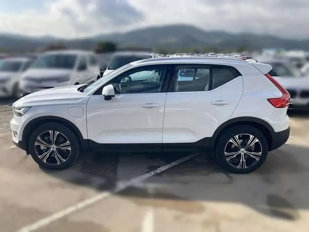 Usado Volvo XC40 Inscription 129 CV (94 kW) 2021 Blanco SUV