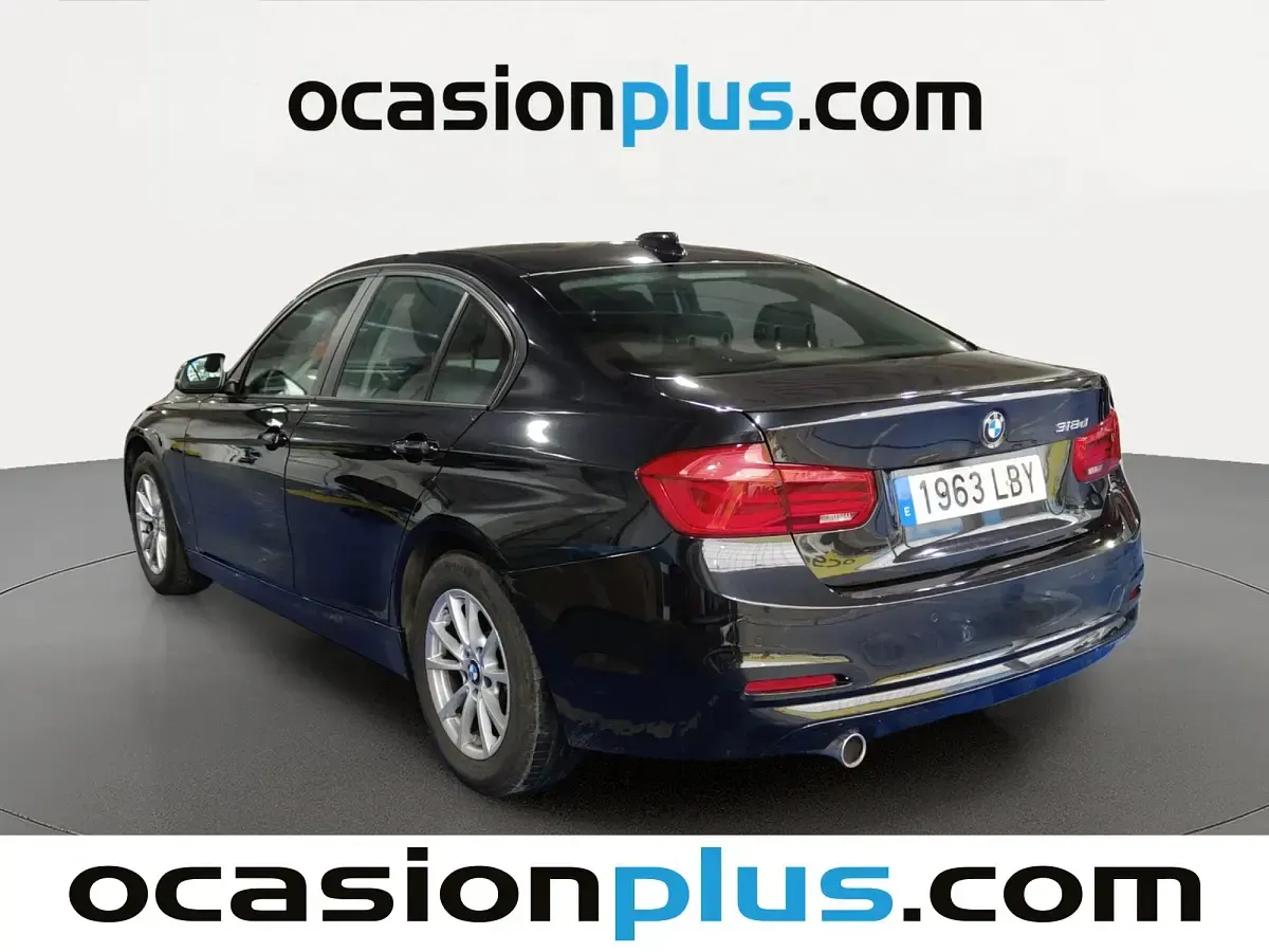 Usado BMW 318 150 CV (110 kW) 2019 Negro Berlina