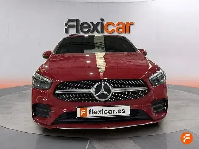 Usado Mercedes B200 150 CV (110 kW) 2019 Rojo Utilitario