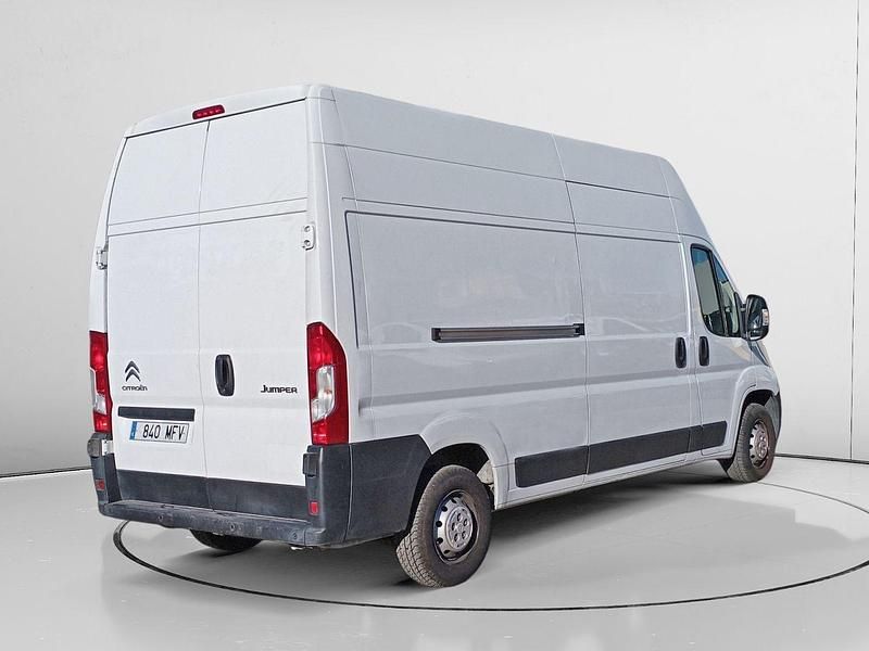 Usado Citroën Jumper 141 CV (103 kW) 2023 Blanco Monovolumen