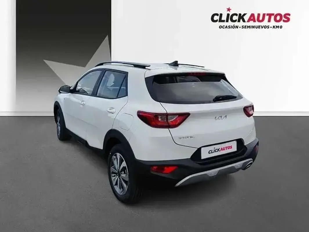Usado Kia Stonic Active 101 CV (74 kW) 2025 Blanco SUV