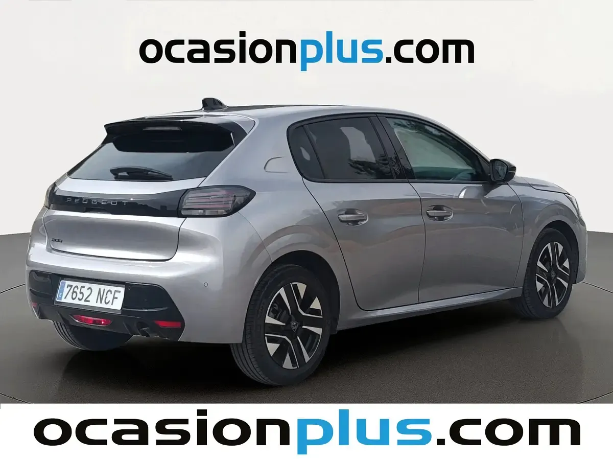Usado Peugeot 208 Allure 102 CV (75 kW) 2025 Gris Utilitario