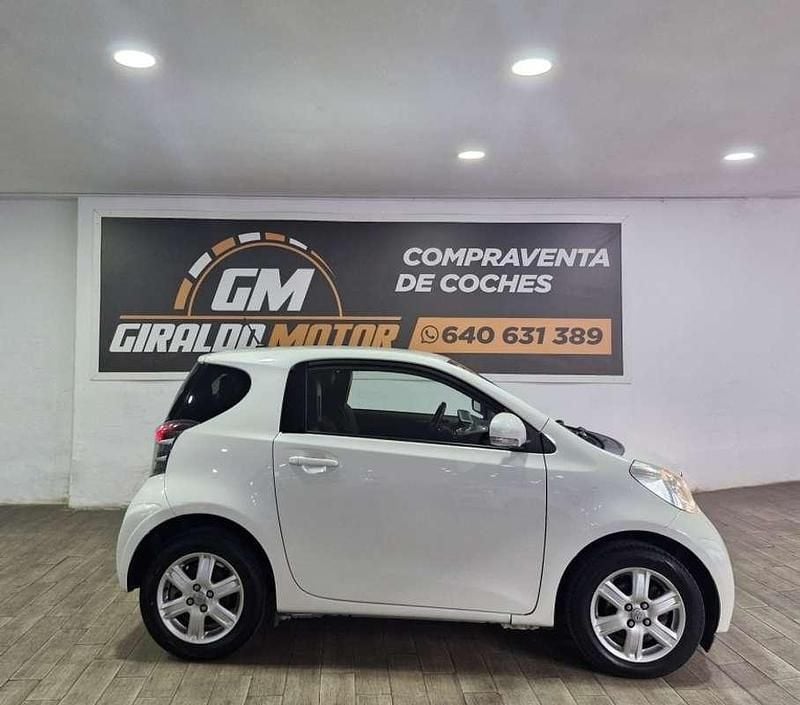 Usado Toyota iQ 68 CV (50 kW) 2010 Blanco Utilitario