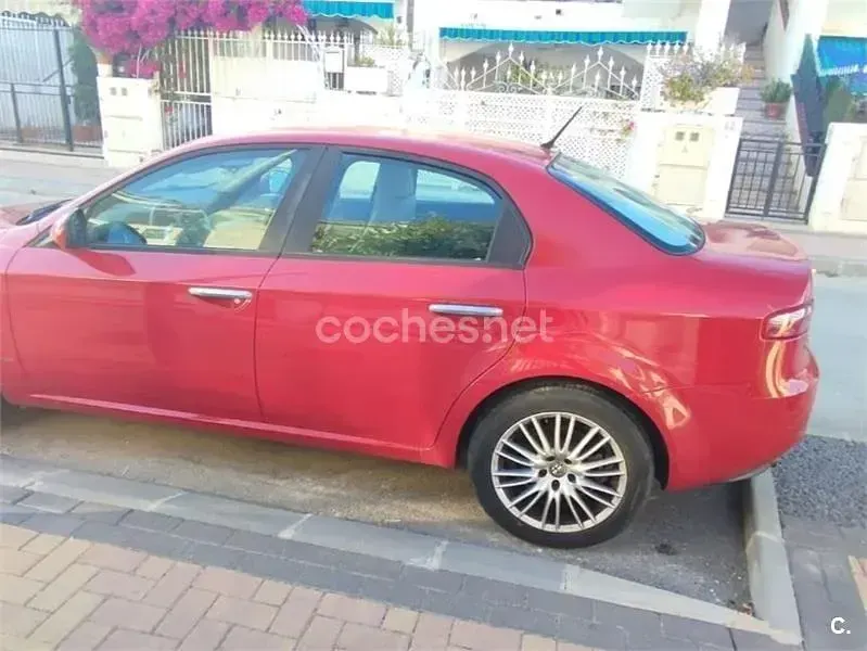 Usado Alfa Romeo 159 150 CV (110 kW) 2008 Rojo Berlina