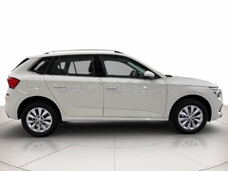 Usado Skoda Kamiq Ambition 115 CV (84 kW) 2020 Blanco SUV