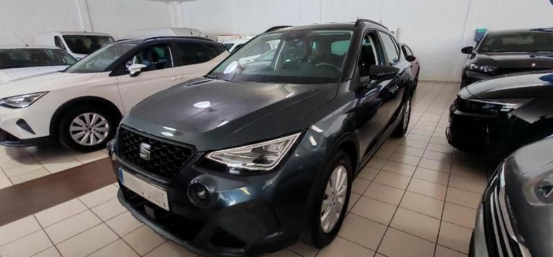 Usado Seat Arona Style 116 CV (85 kW) 2025 Gris magnetic + techo negro midnight SUV