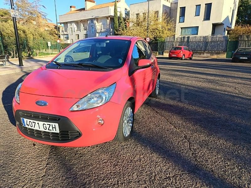 Usado Ford Ka Titanium 69 CV (50 kW) 2010 Rosa Utilitario
