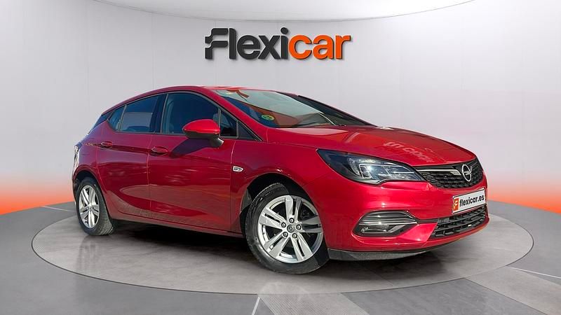 Usado Opel Astra Business Elegance 131 CV (96 kW) 2020 Rojo Familiar