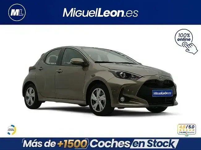 Usado Toyota Yaris Active 115 CV (84 kW) 2025 Marrón Utilitario