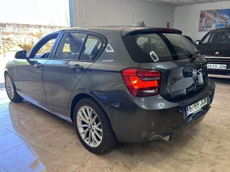 Usado BMW 116 116 CV (85 kW) 2015 Gris Utilitario