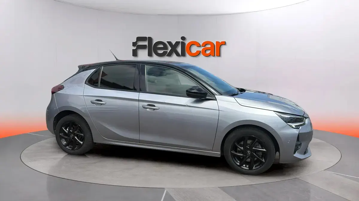 Usado Opel Corsa GS Line 101 CV (74 kW) 2022 Gris Utilitario