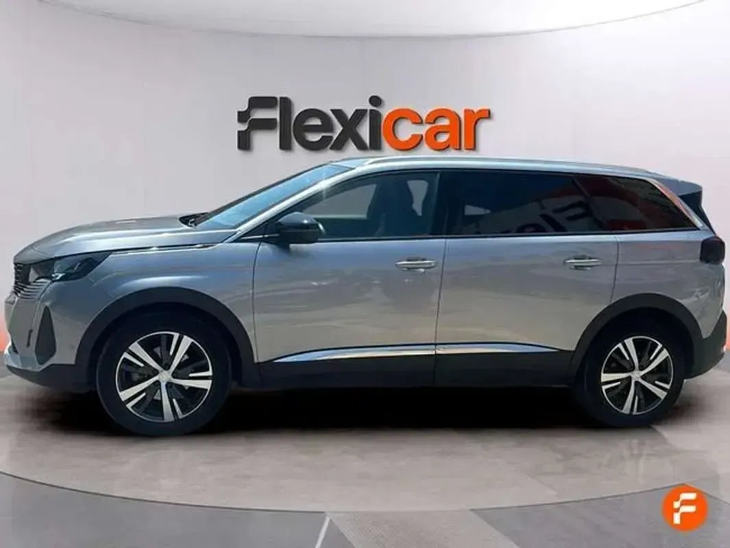 Usado Peugeot 5008 Active 131 CV (96 kW) 2023 Gris SUV