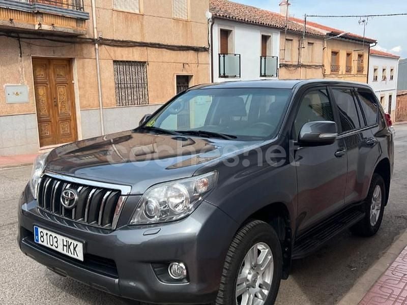 Gris / plata Usado 2012 Toyota Land Cruiser SUV | 25.000 € (Precio justo) - Imagen 1/4