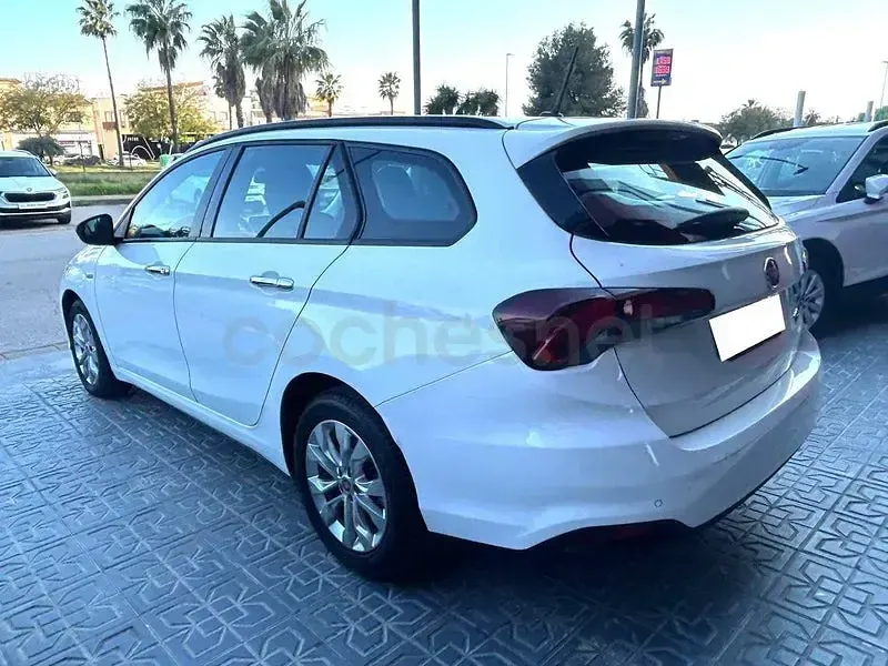 Usado Fiat Tipo Lounge 120 CV (88 kW) 2019 Blanco Berlina