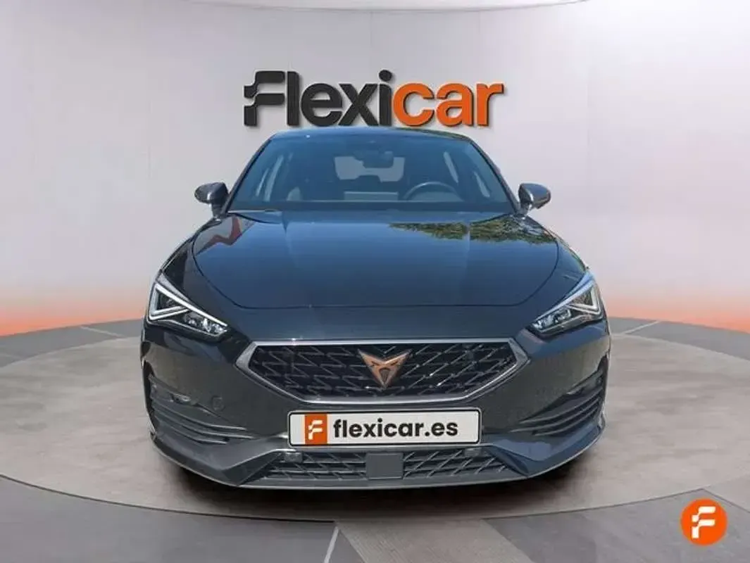 Usado Cupra Leon 190 CV (139 kW) 2023 Negro Utilitario