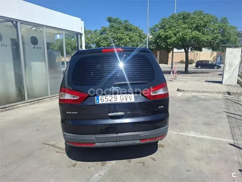 Usado Ford Galaxy Trend 140 CV (102 kW) 2010 Negro Monovolumen
