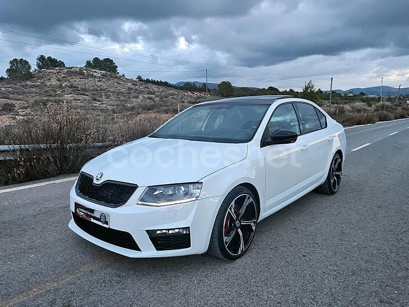 Blanco Usado 2016 Skoda Octavia RS Berlina | 17.990 € (Precio justo) - Imagen 1/4