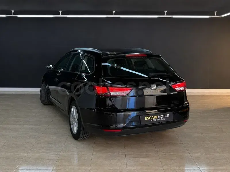 Käytetty Seat Leon CONNECT 110 HP (80 kW) 2015 Musta Farmari