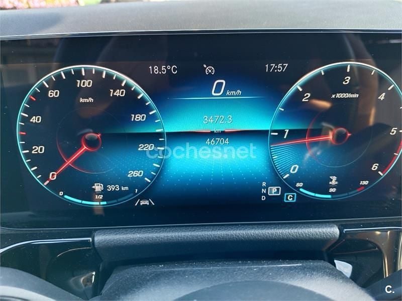 Usado Mercedes B180 116 CV (85 kW) 2022 Gris / plata Monovolumen