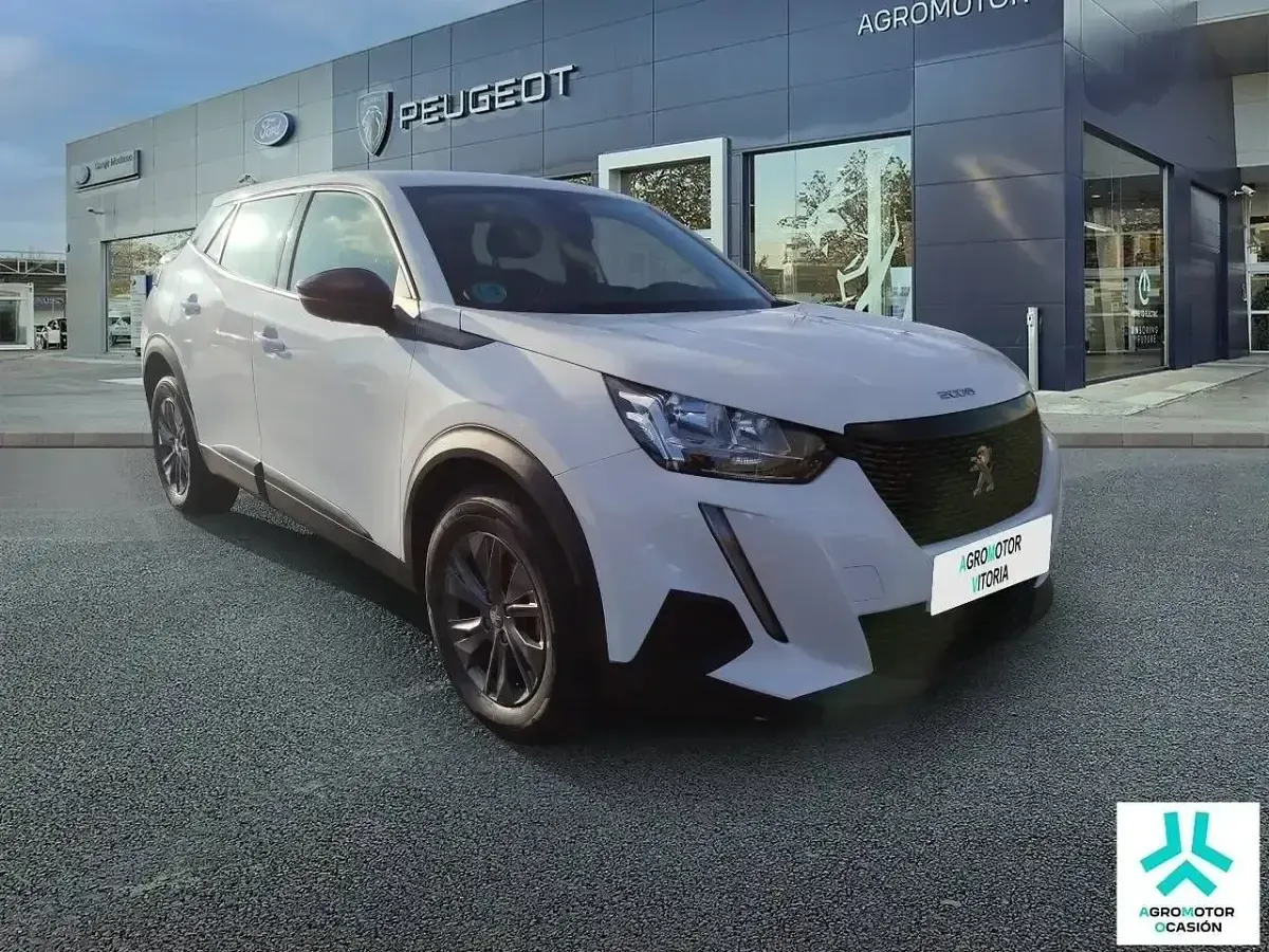 Usado Peugeot 2008 Active 101 CV (74 kW) 2021 Blanco SUV