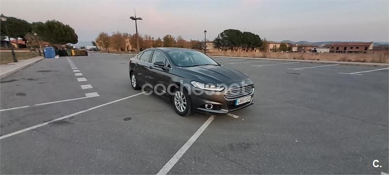 Usado Ford Mondeo Titanium 187 CV (137 kW) 2018 Marrón Berlina