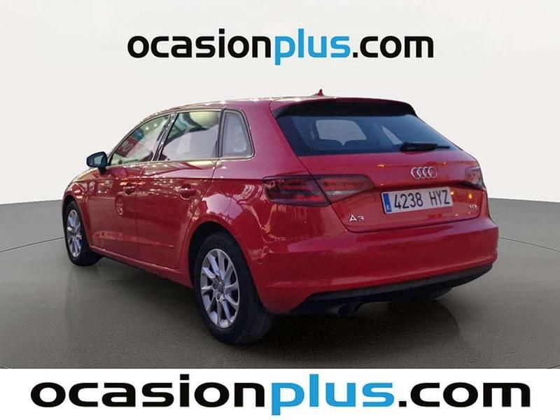 Usado Audi A3 Sportback 150 CV (110 kW) 2014 Rojo Utilitario