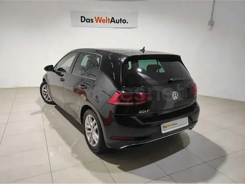 Usado VW Golf VII Advance 150 CV (110 kW) 2020 Negro Berlina