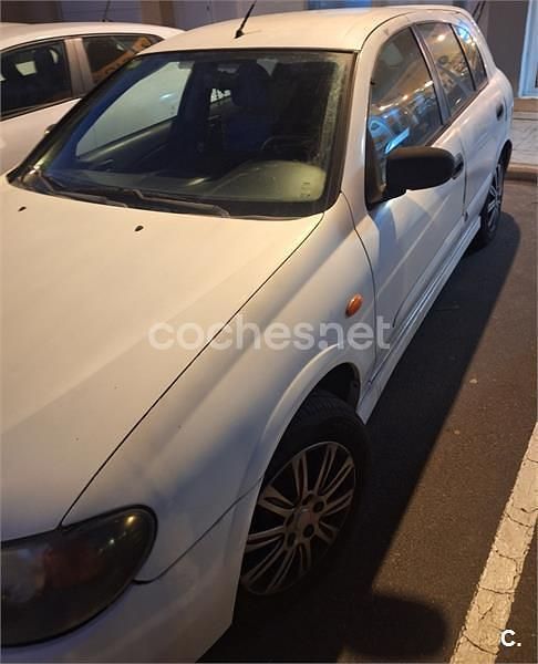 Usado Nissan Almera 98 CV (72 kW) 2003 Blanco Berlina