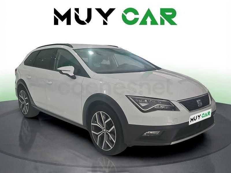 Usado Seat Leon 125 CV (91 kW) 2018 Blanco Familiar