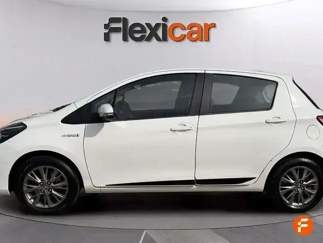 Usado Toyota Yaris Active 116 CV (85 kW) 2020 Blanco