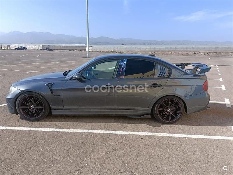 Usado BMW 318 129 HP (94 kW) 2007 Cinzento Sedan