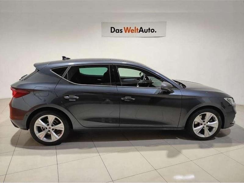 Usado Seat Leon FR 150 CV (110 kW) 2022 Gris Berlina