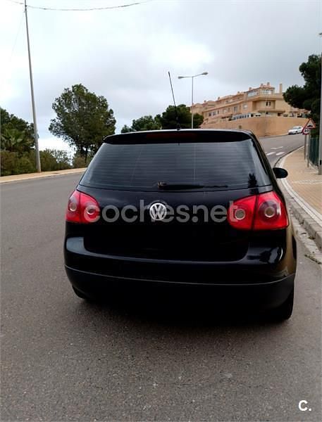 Usado VW Golf IV Trendline 102 CV (75 kW) 2005 Negro Berlina