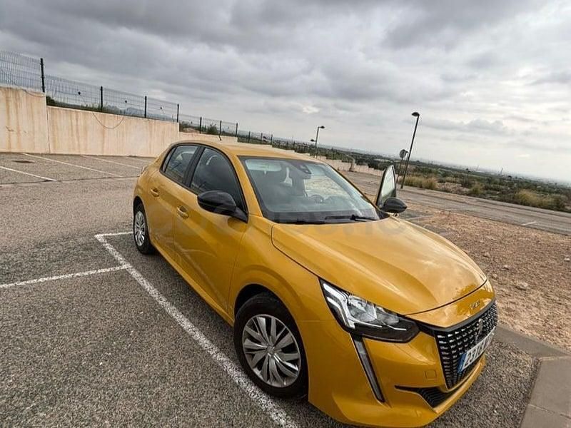 Usado Peugeot 208 Active 75 CV (55 kW) 2023 Amarillo Utilitario