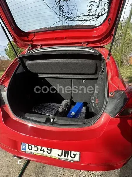 Usado Opel Corsa Selective 95 CV (69 kW) 2017 Rojo Utilitario