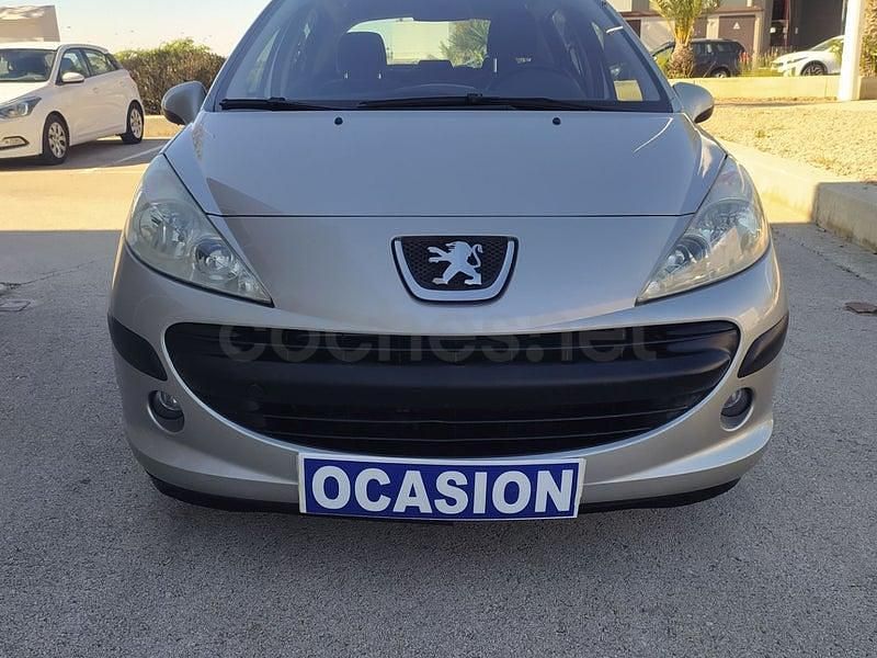 Usado Peugeot 207 70 CV (51 kW) 2006 Gris / plata Berlina