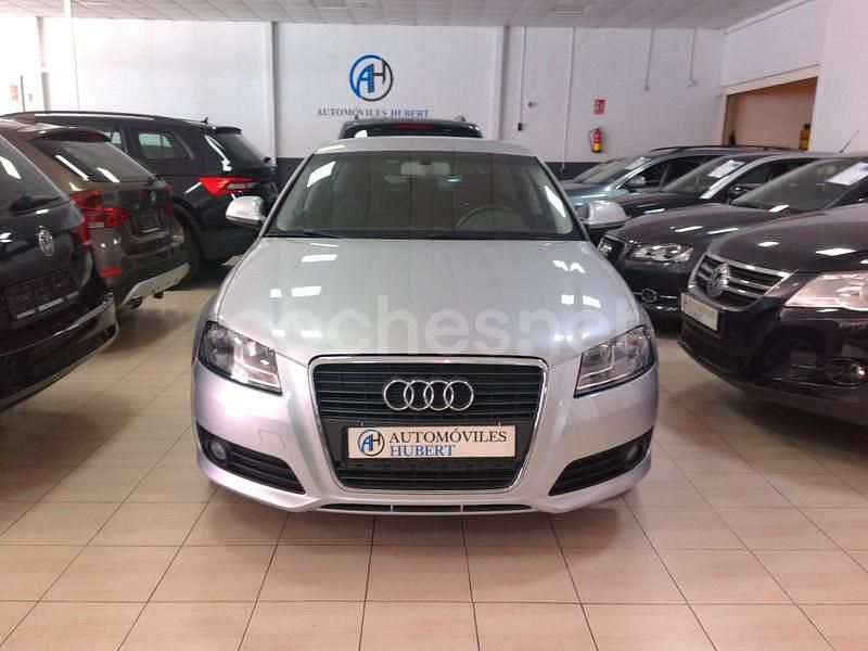 Usado Audi A3 Ambition 160 CV (117 kW) 2010 Gris / plata Berlina