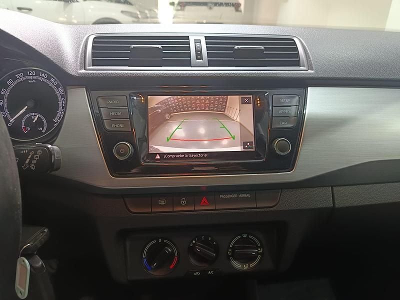 Usado Skoda Fabia Active 75 CV (55 kW) 2018 Blanco Utilitario