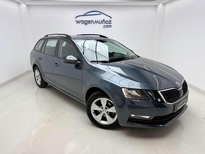 Usado Skoda Octavia Ambition 116 CV (85 kW) 2019 Gris Familiar